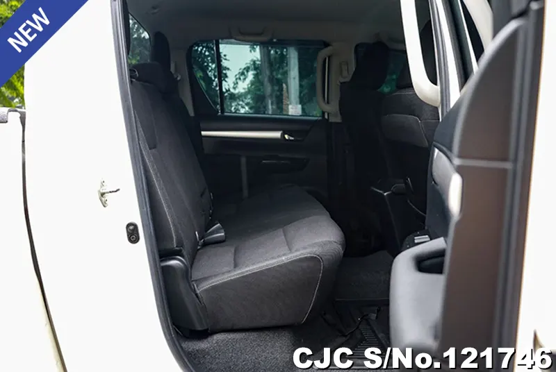 Toyota Hilux in White for Sale Image 12