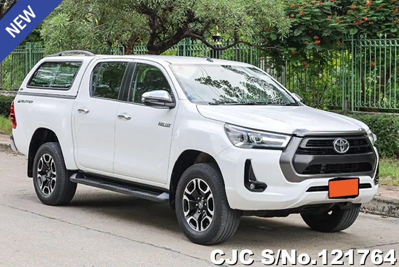 Toyota Hilux in White for Sale Image 0