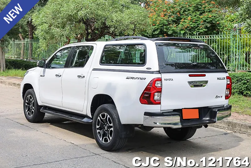 Toyota Hilux in White for Sale Image 1
