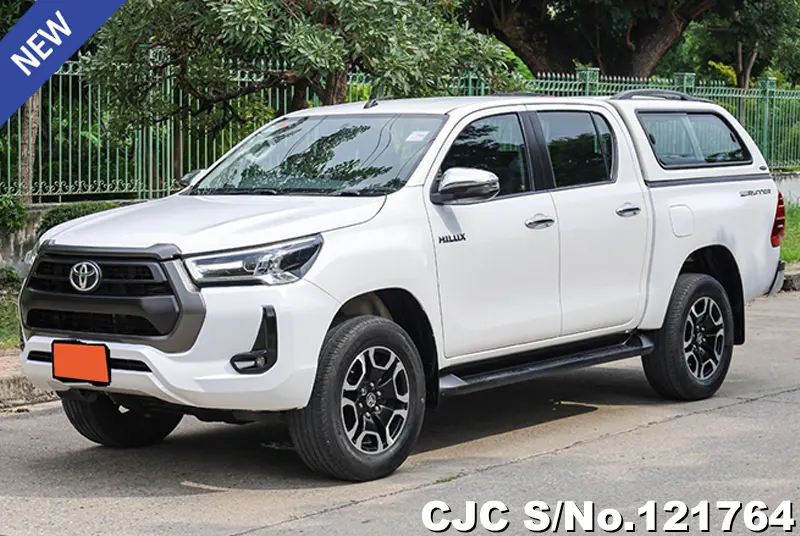 Toyota Hilux in White for Sale Image 3