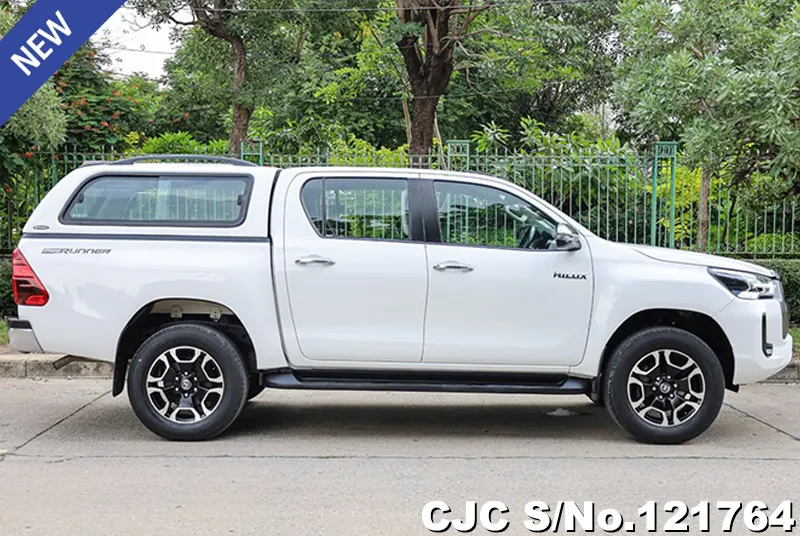Toyota Hilux in White for Sale Image 6