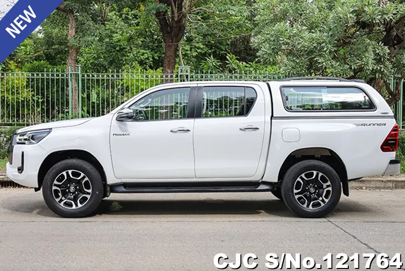 Toyota Hilux in White for Sale Image 7