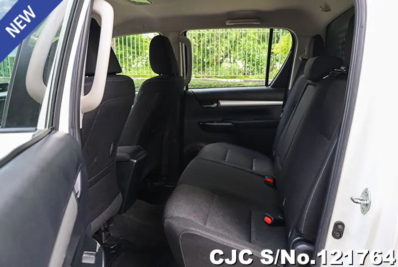 Toyota Hilux in White for Sale Image 13