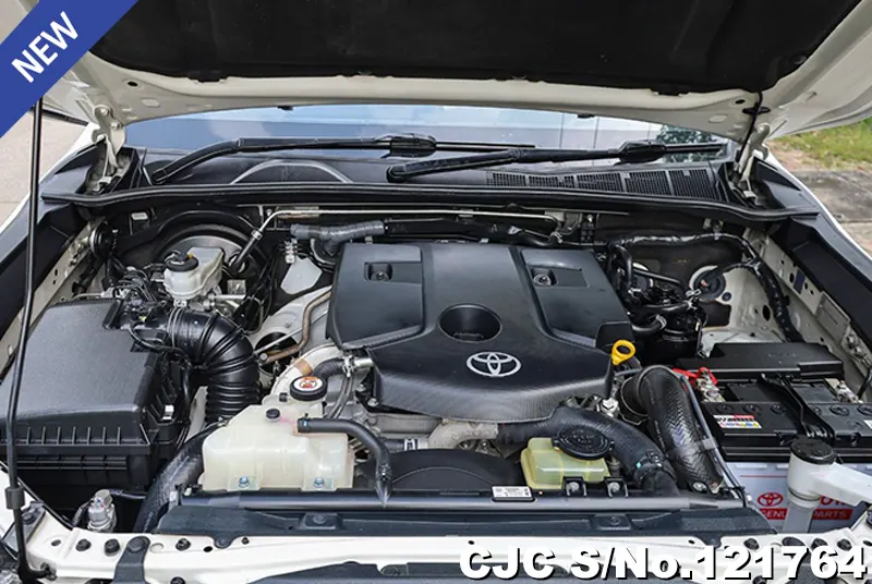 Toyota Hilux in White for Sale Image 16