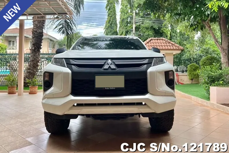 Mitsubishi Triton in White for Sale Image 2