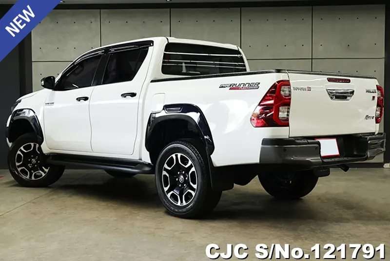Toyota Hilux in White for Sale Image 1