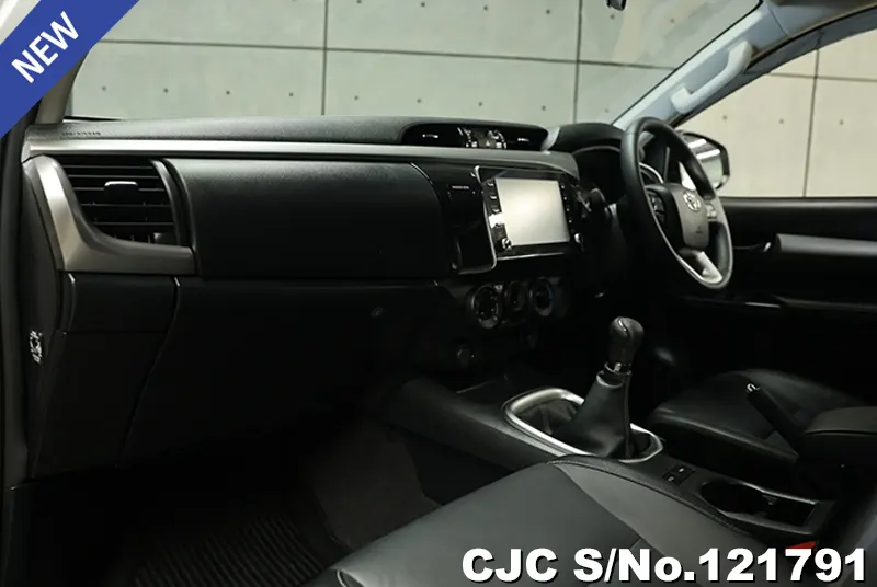 Toyota Hilux in White for Sale Image 7