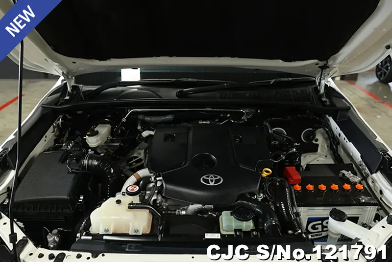 Toyota Hilux in White for Sale Image 14
