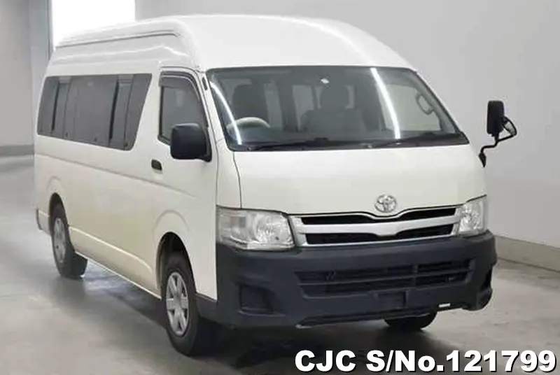 Toyota / Hiace 2013