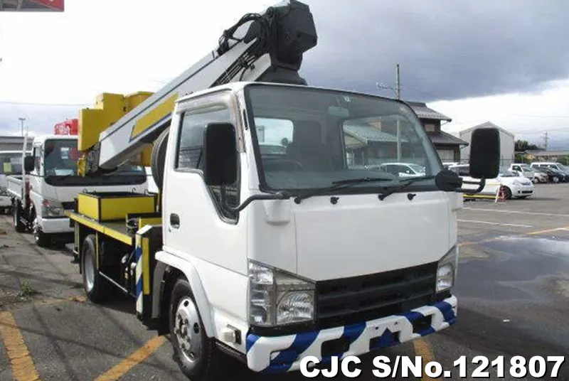 Isuzu / Elf 2011