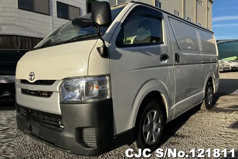 Toyota / Hiace 2019