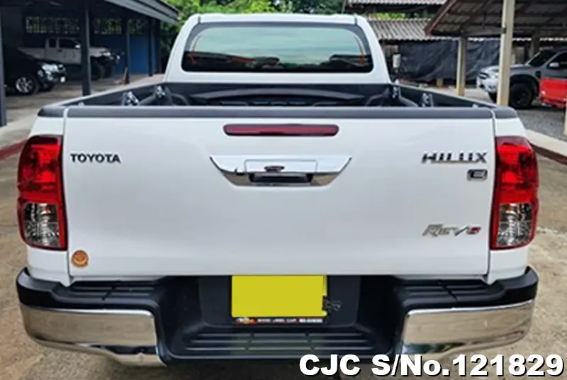 Toyota Hilux in White for Sale Image 3