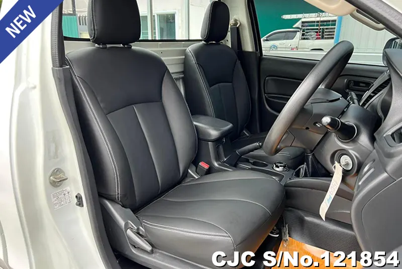 Mitsubishi Triton in White for Sale Image 5