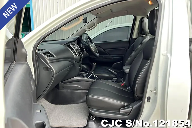 Mitsubishi Triton in White for Sale Image 6
