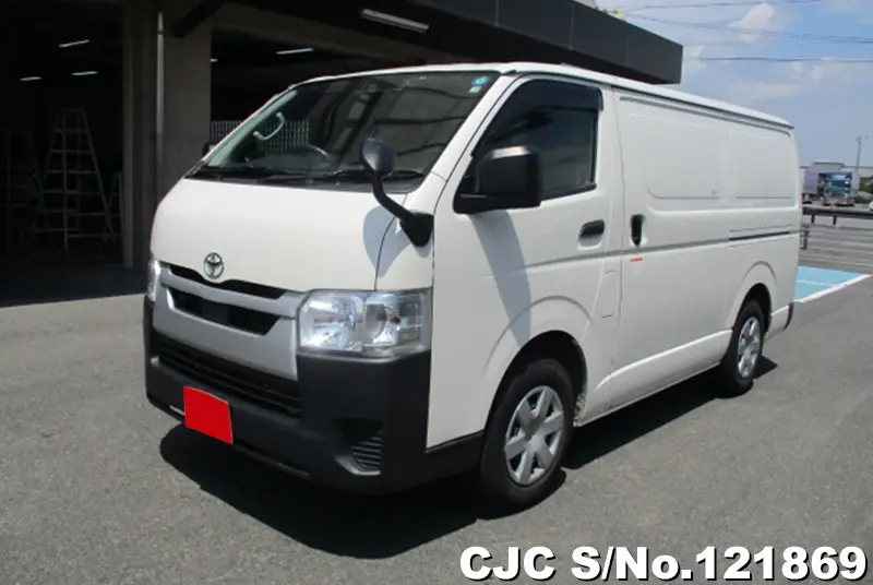 Toyota / Hiace 2022