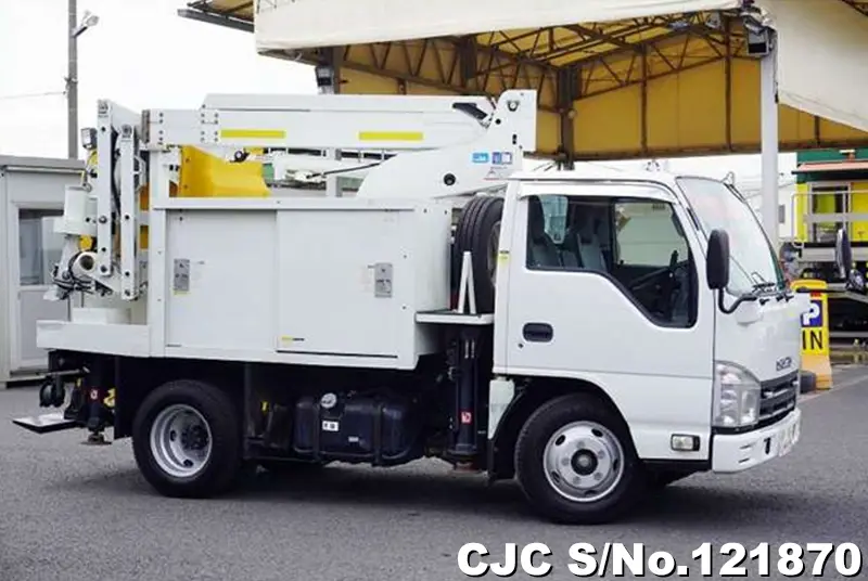 Isuzu / Elf 2012