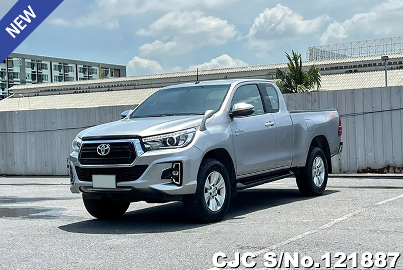 Toyota Hilux in Silver for Sale Image 3