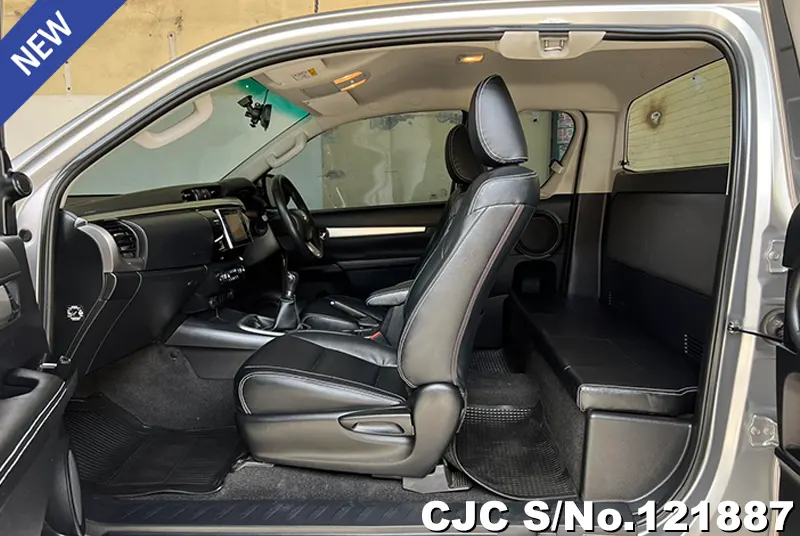 Toyota Hilux in Silver for Sale Image 7