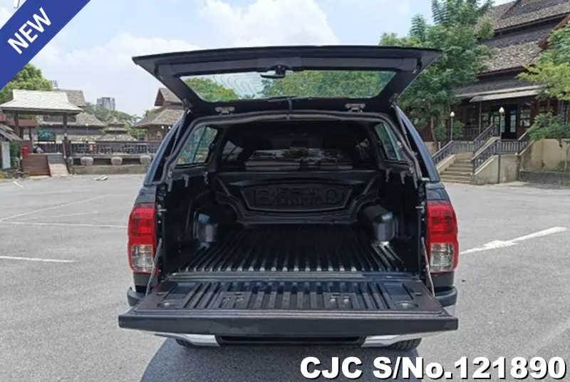 Toyota Hilux in Black for Sale Image 8