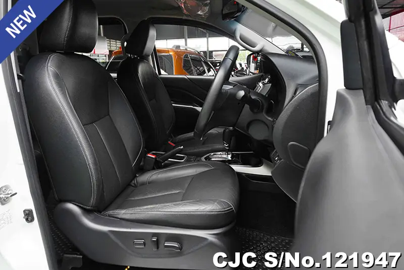 Nissan Navara in White for Sale Image 7
