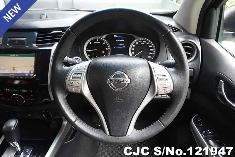 Nissan Navara in White for Sale Image 10