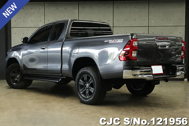 Toyota Hilux in Gray for Sale Image 1