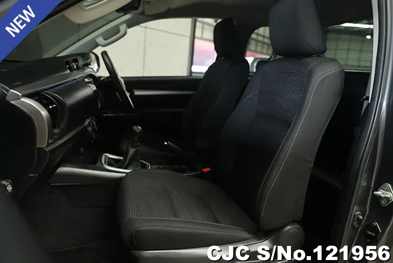 Toyota Hilux in Gray for Sale Image 9
