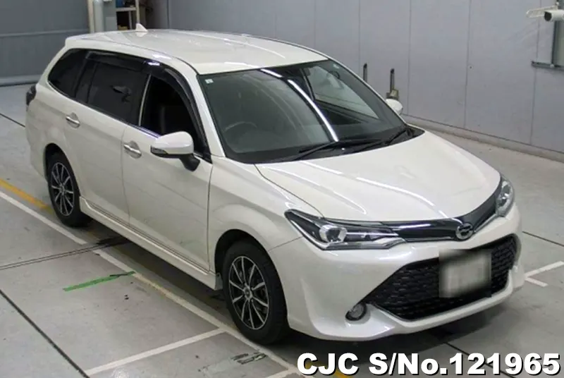 Toyota / Corolla Fielder 2017