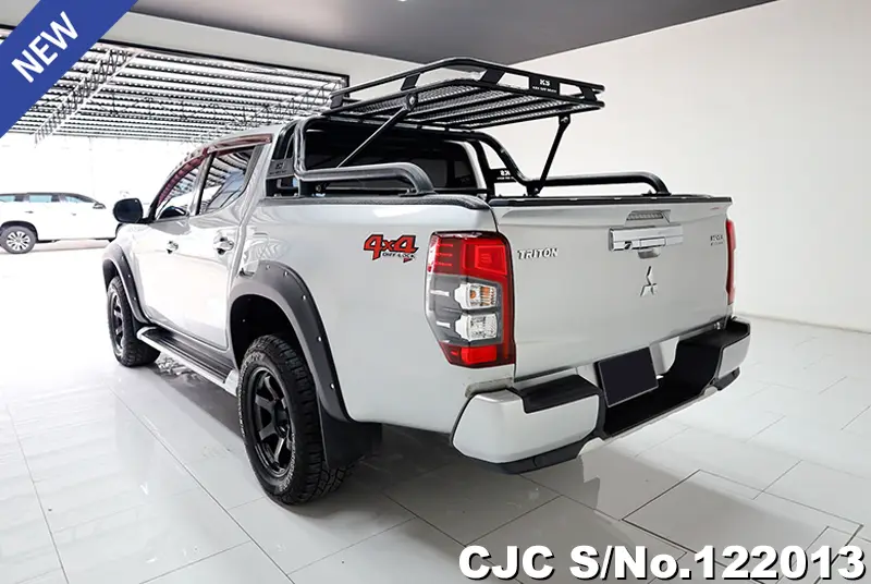Mitsubishi Triton in Silver for Sale Image 2