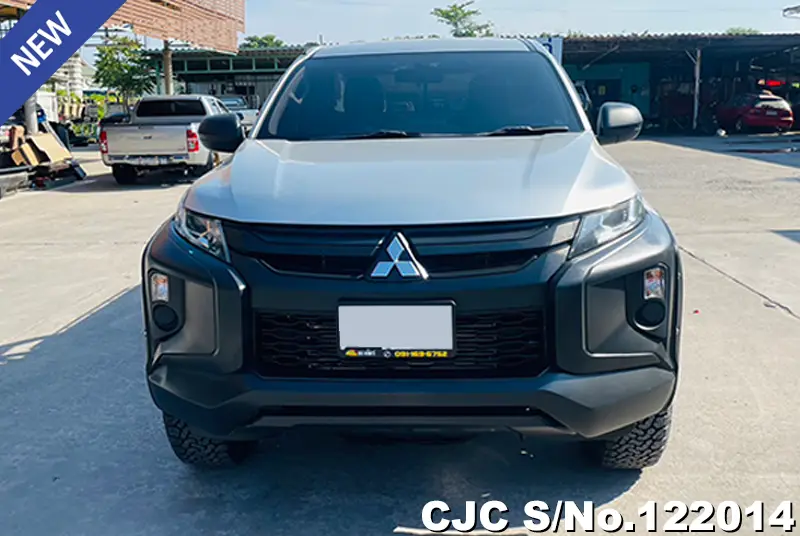 Mitsubishi Triton in Gray for Sale Image 4