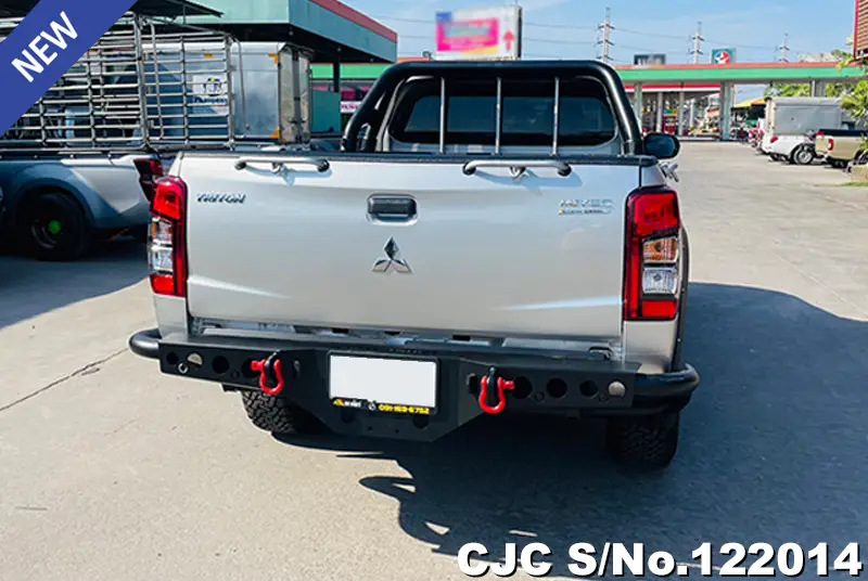 Mitsubishi Triton in Gray for Sale Image 5