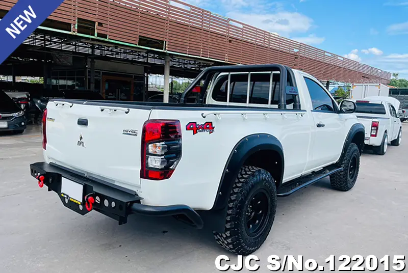 Mitsubishi Triton in White for Sale Image 2