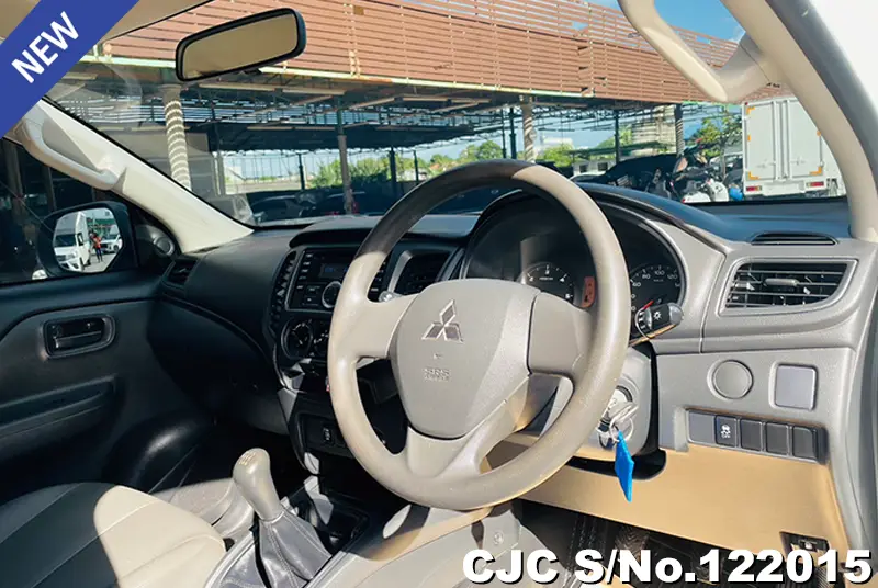 Mitsubishi Triton in White for Sale Image 6