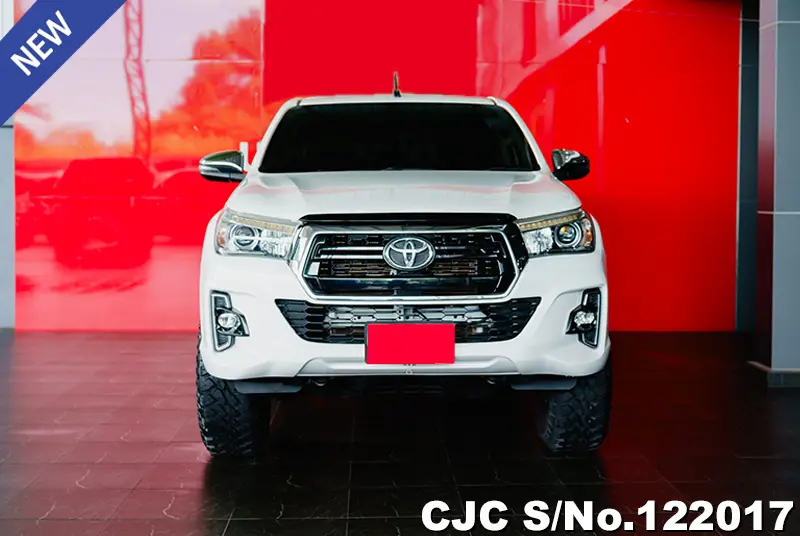 Toyota Hilux in White for Sale Image 1