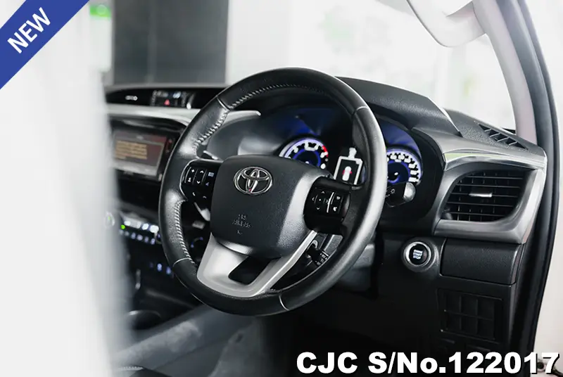 Toyota Hilux in White for Sale Image 5