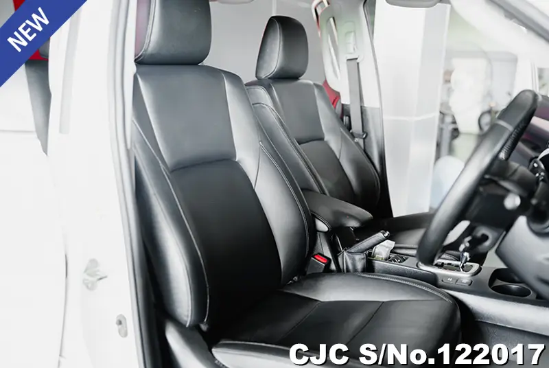 Toyota Hilux in White for Sale Image 7