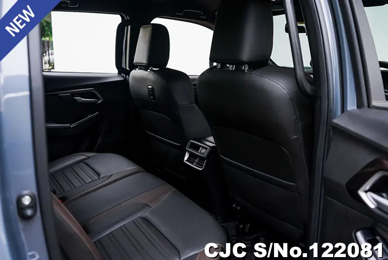 Isuzu D-Max in Gray for Sale Image 12