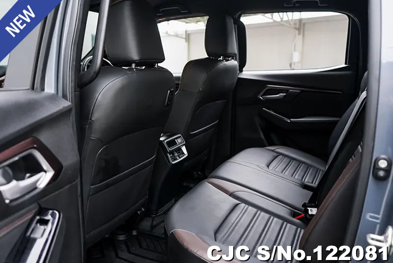 Isuzu D-Max in Gray for Sale Image 13