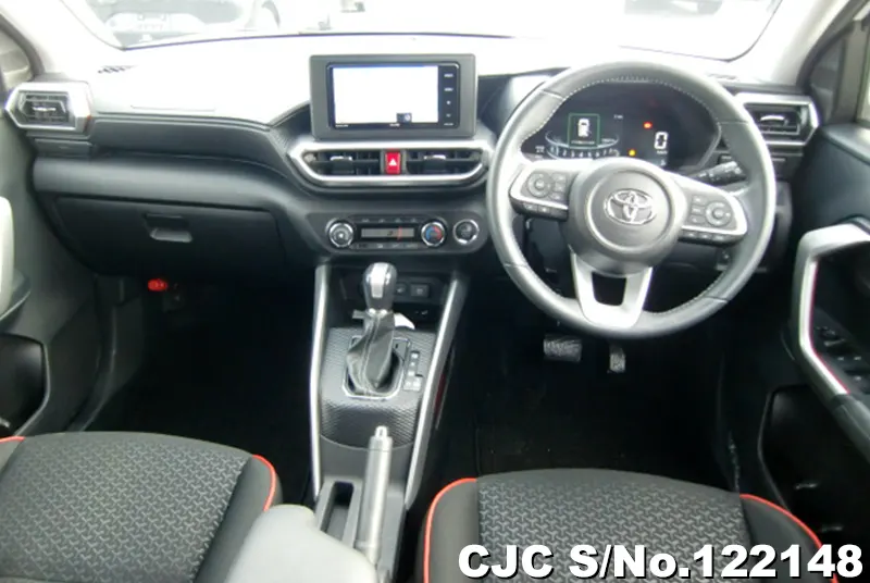 Toyota Raize in Pearl for Sale Image 9