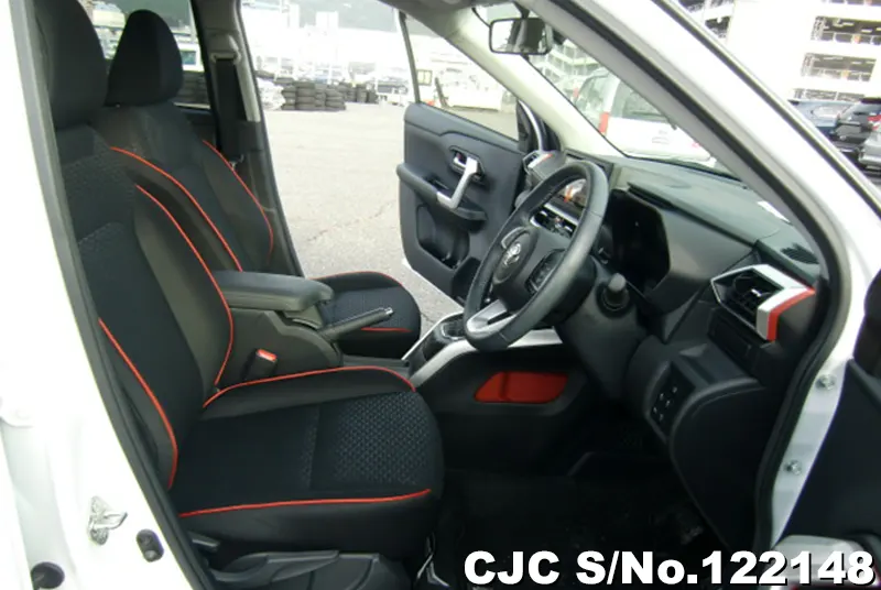 Toyota Raize in Pearl for Sale Image 10