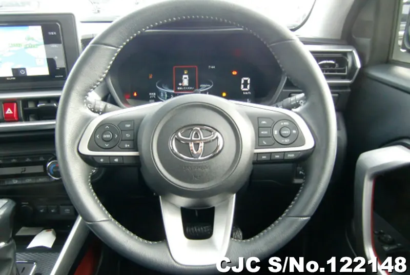 Toyota Raize in Pearl for Sale Image 14