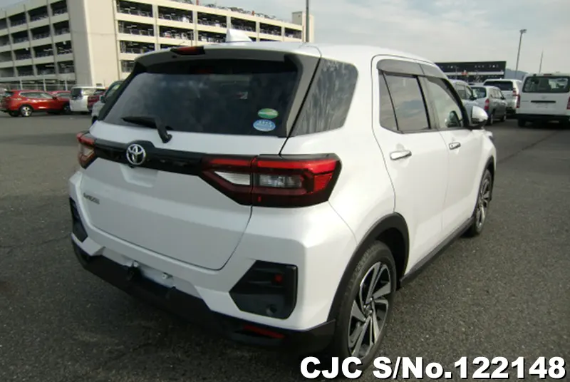 Toyota Raize in Pearl for Sale Image 2