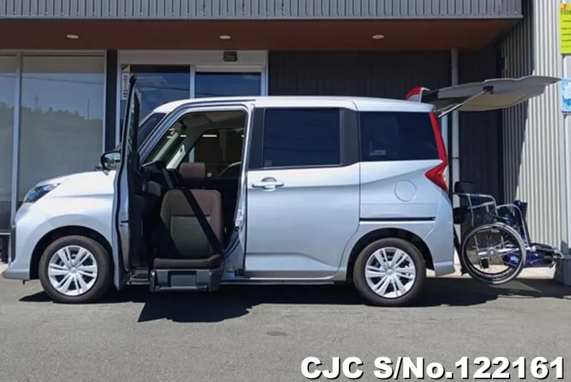 Toyota / Roomy 2024