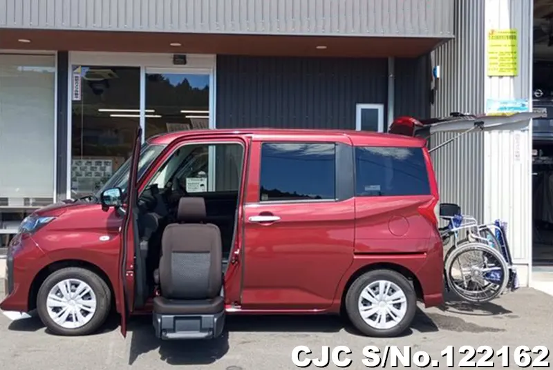 Toyota / Roomy 2024