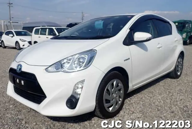 Toyota / Aqua 2015