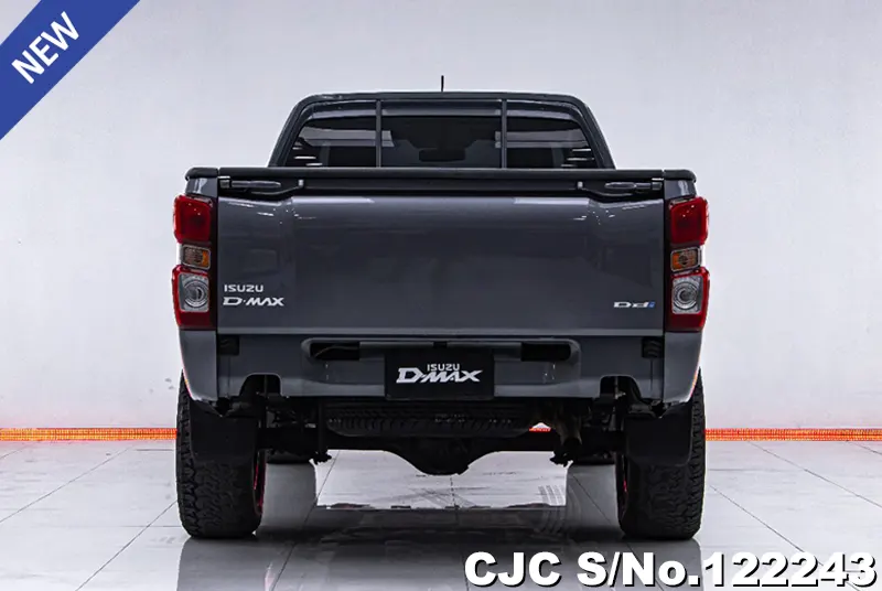 Isuzu D-Max in Gray for Sale Image 4
