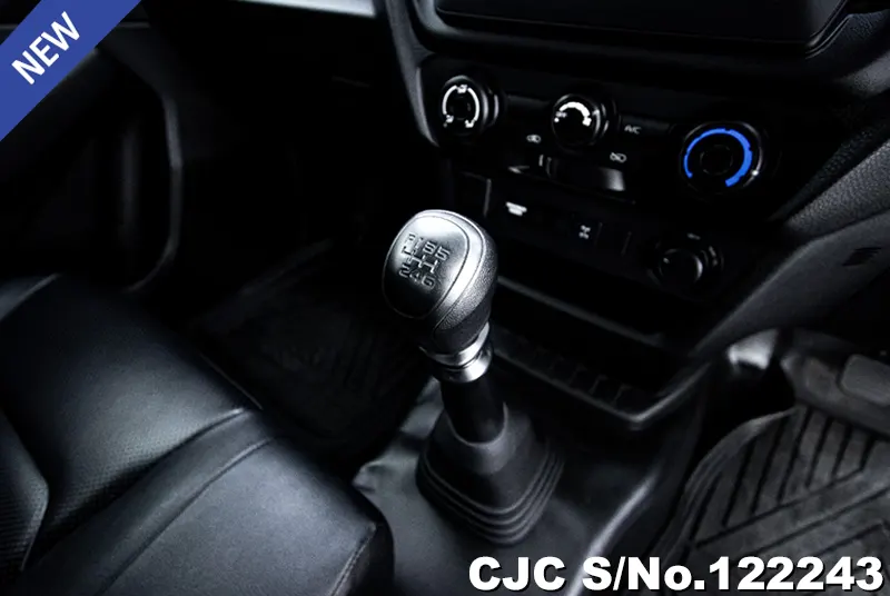 Isuzu D-Max in Gray for Sale Image 11