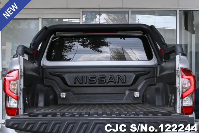Nissan Navara in Gray for Sale Image 4