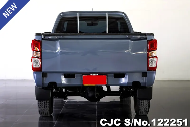 Isuzu D-Max in Gray for Sale Image 5