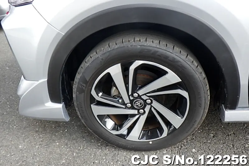 Toyota Raize in Gray for Sale Image 18